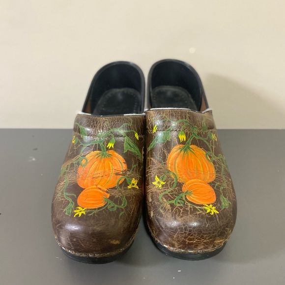 Dansko Shoes - Dansko Nurses Clog Shoes Women's Pumpkin Seasonal Design US 8.5-9